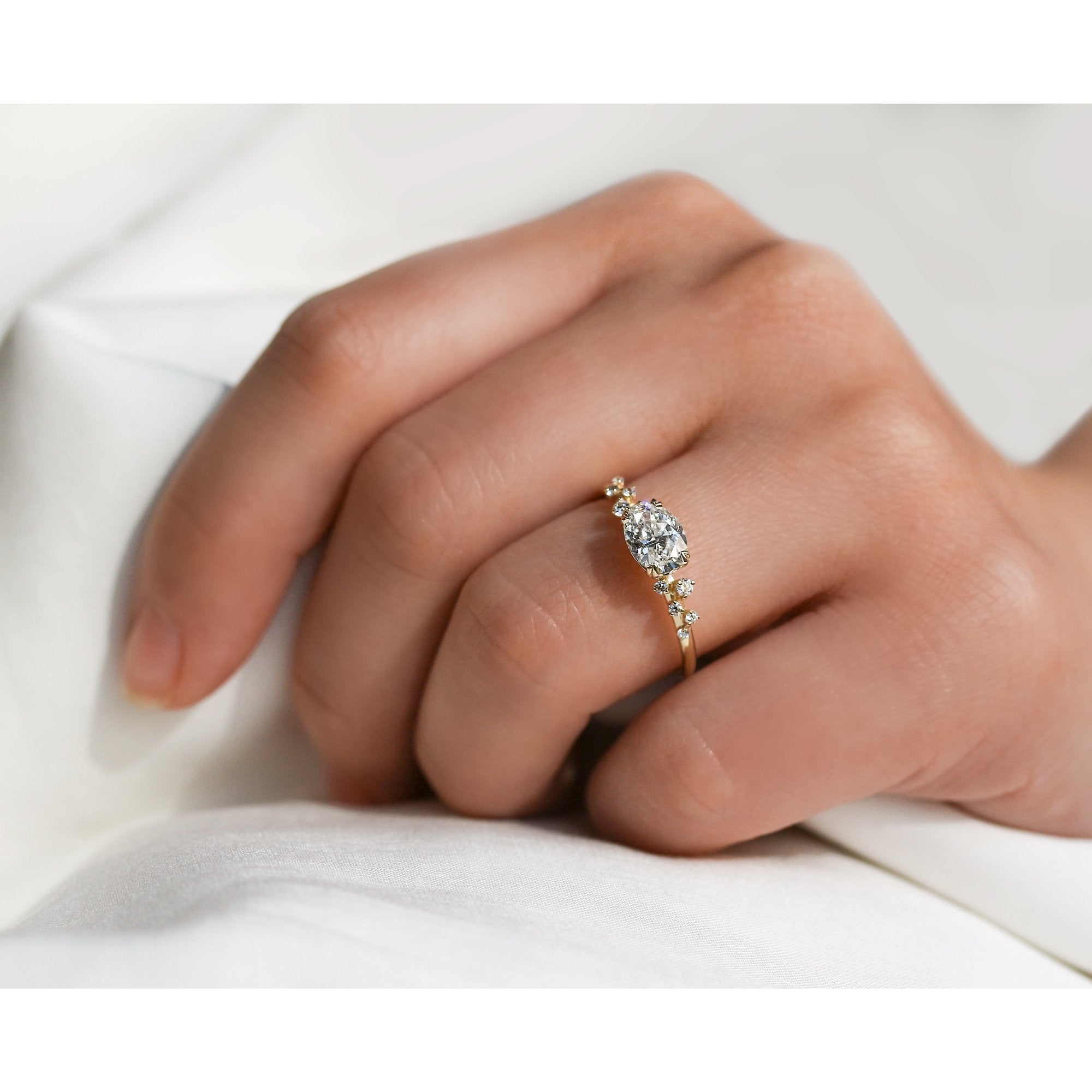 Kobelli Romantic East-West Oval Diamond Ring