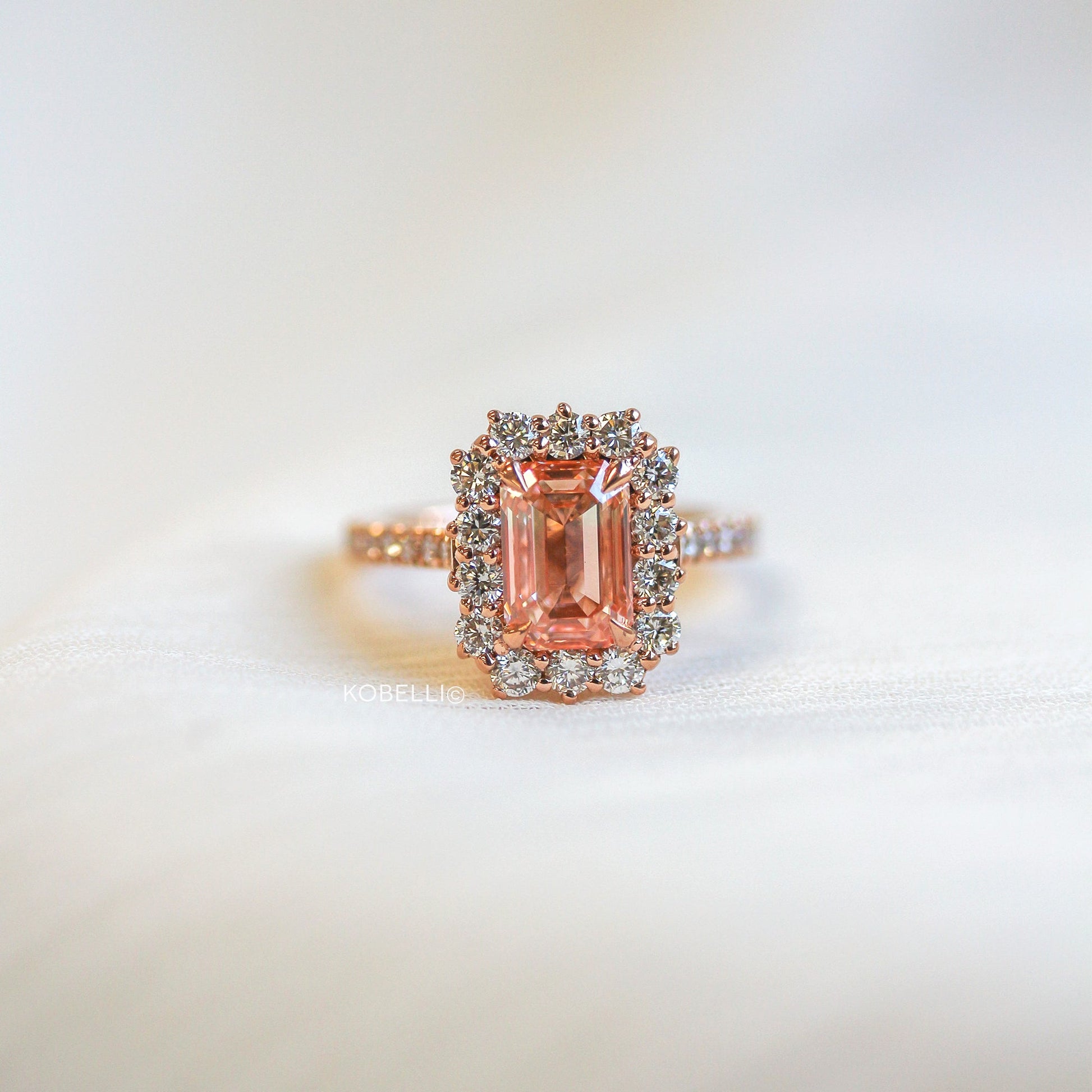 Kobelli Custom Tailored Elongated Halo Ring