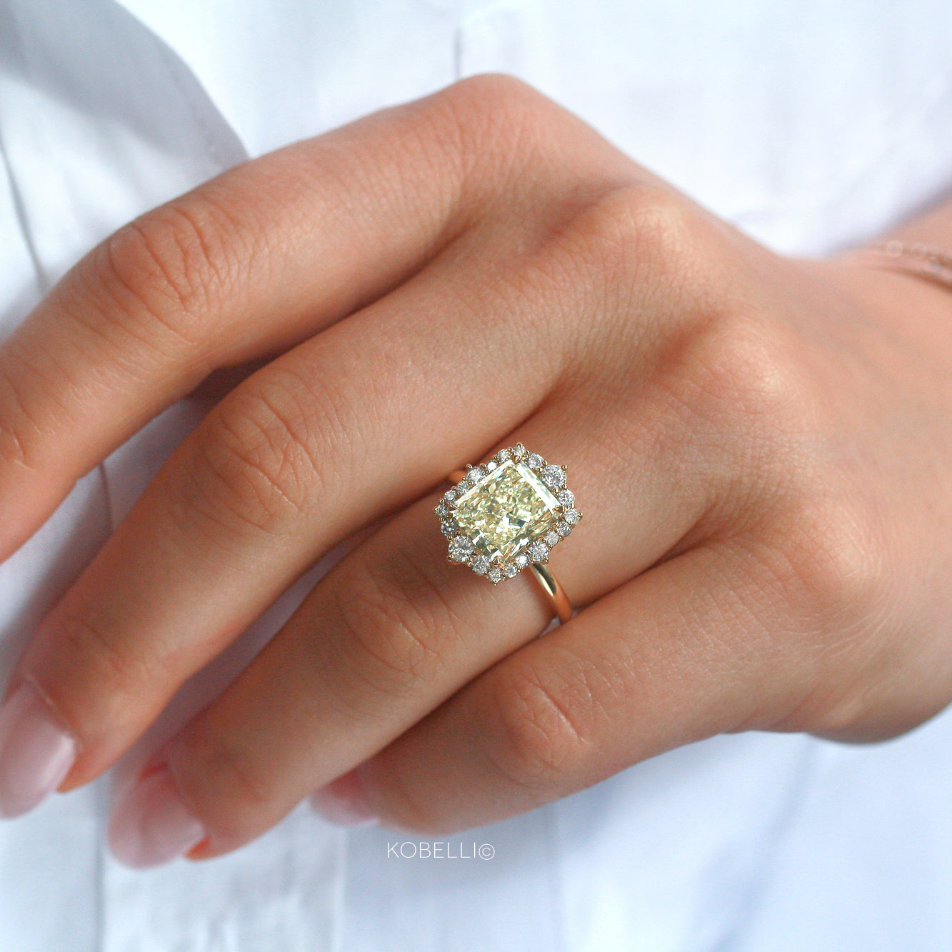 4.73 Carat Natural Diamond Rocaille Ring (EGL)