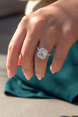 Kobelli smaragdblauer Diamant-Kugelzinken-Statement-Verlobungsring