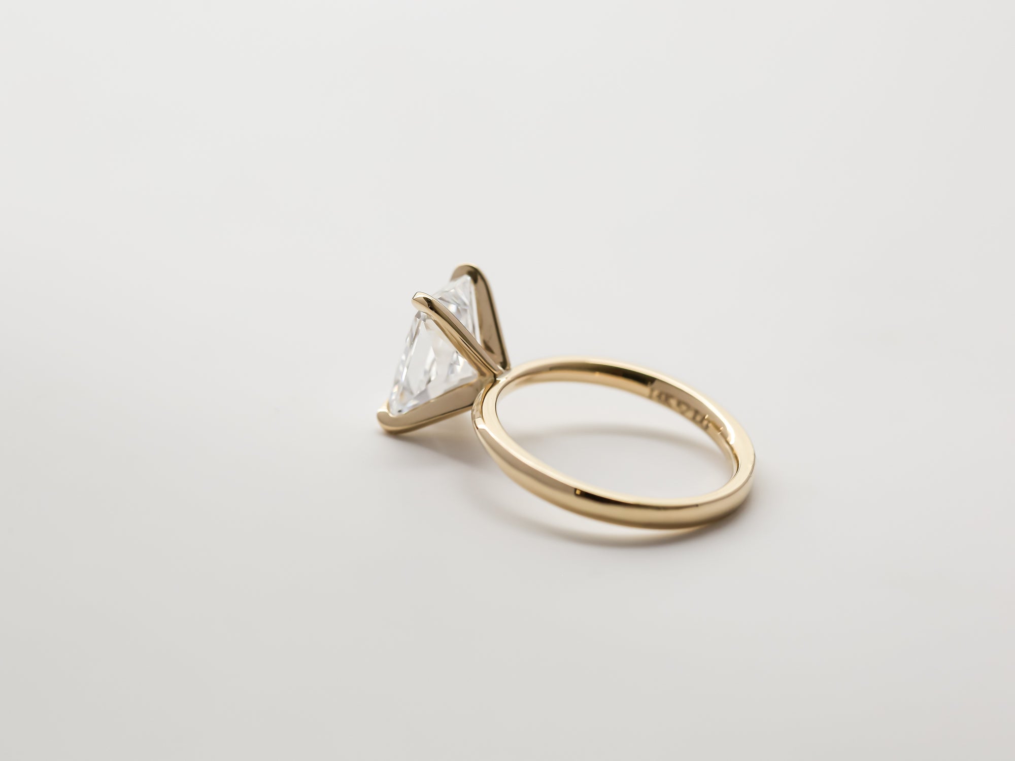 Kobelli Custom Tailored Floating Open Girdle Solitaire Diamond Basic ...