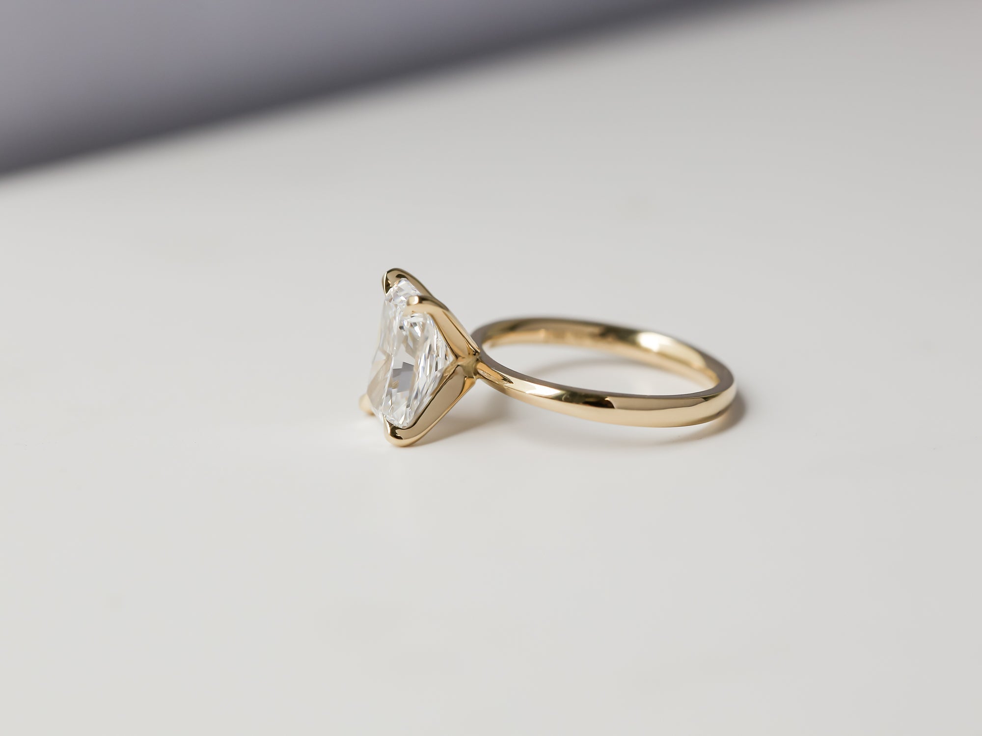 Kobelli Custom Tailored Floating Open Girdle Solitaire Diamond Basic ...