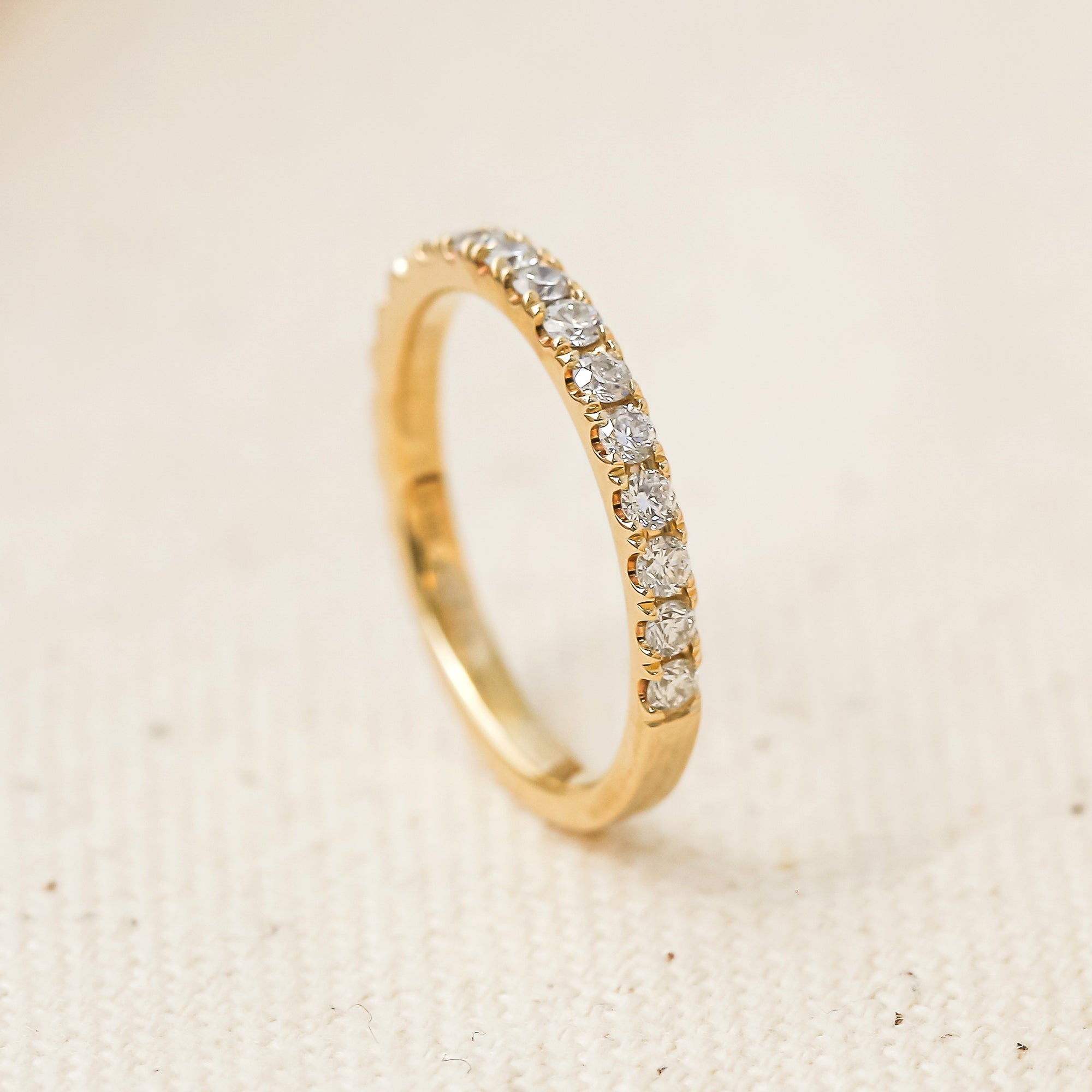 Kobelli Lab Diamond Split-Prong Flame Band