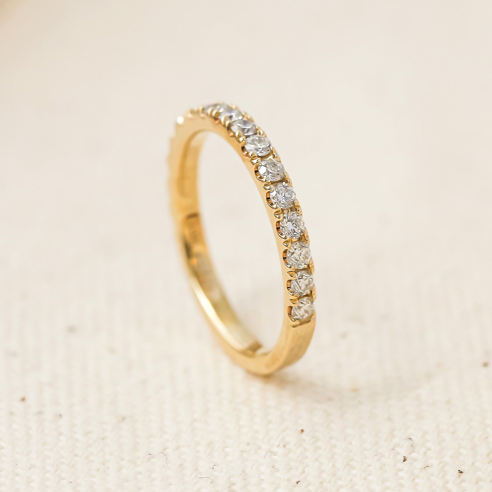 Kobelli Lab Diamond Split-Prong Flame Band