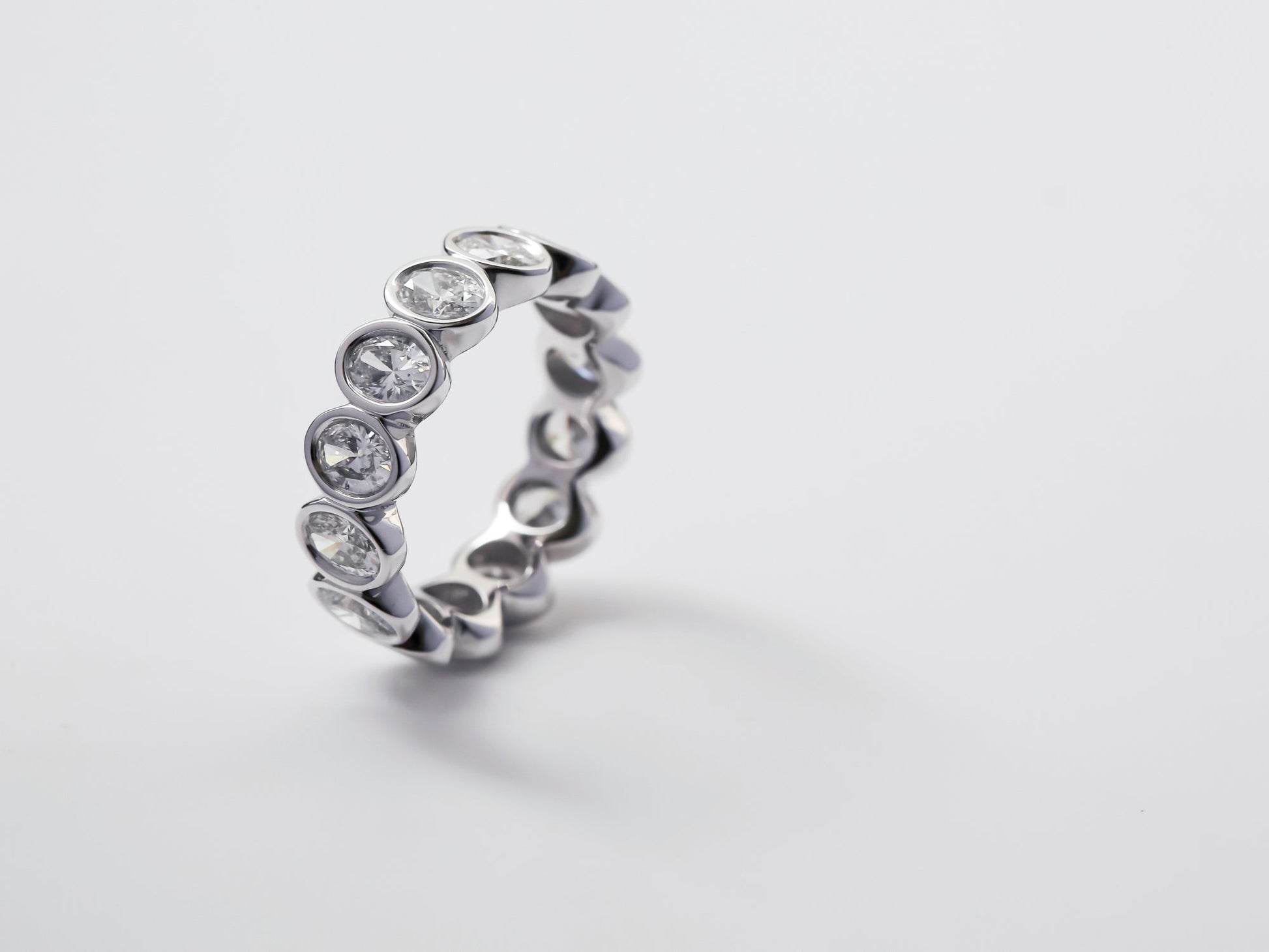 Kobelli Diamond Oval-cut Diamond Eternity Band