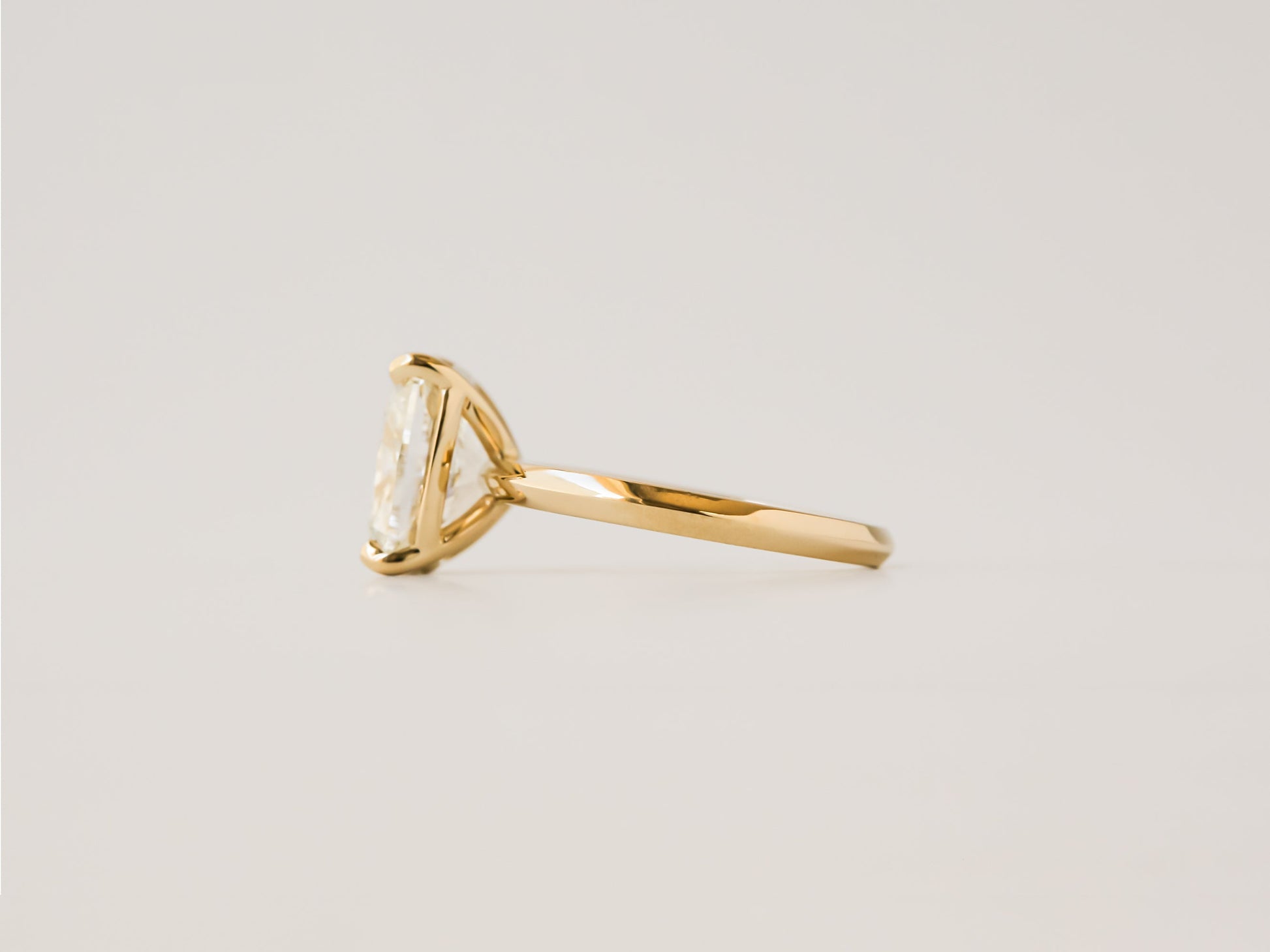 Kobelli Custom Tailored Basic Corner-prongs Diamond Ring