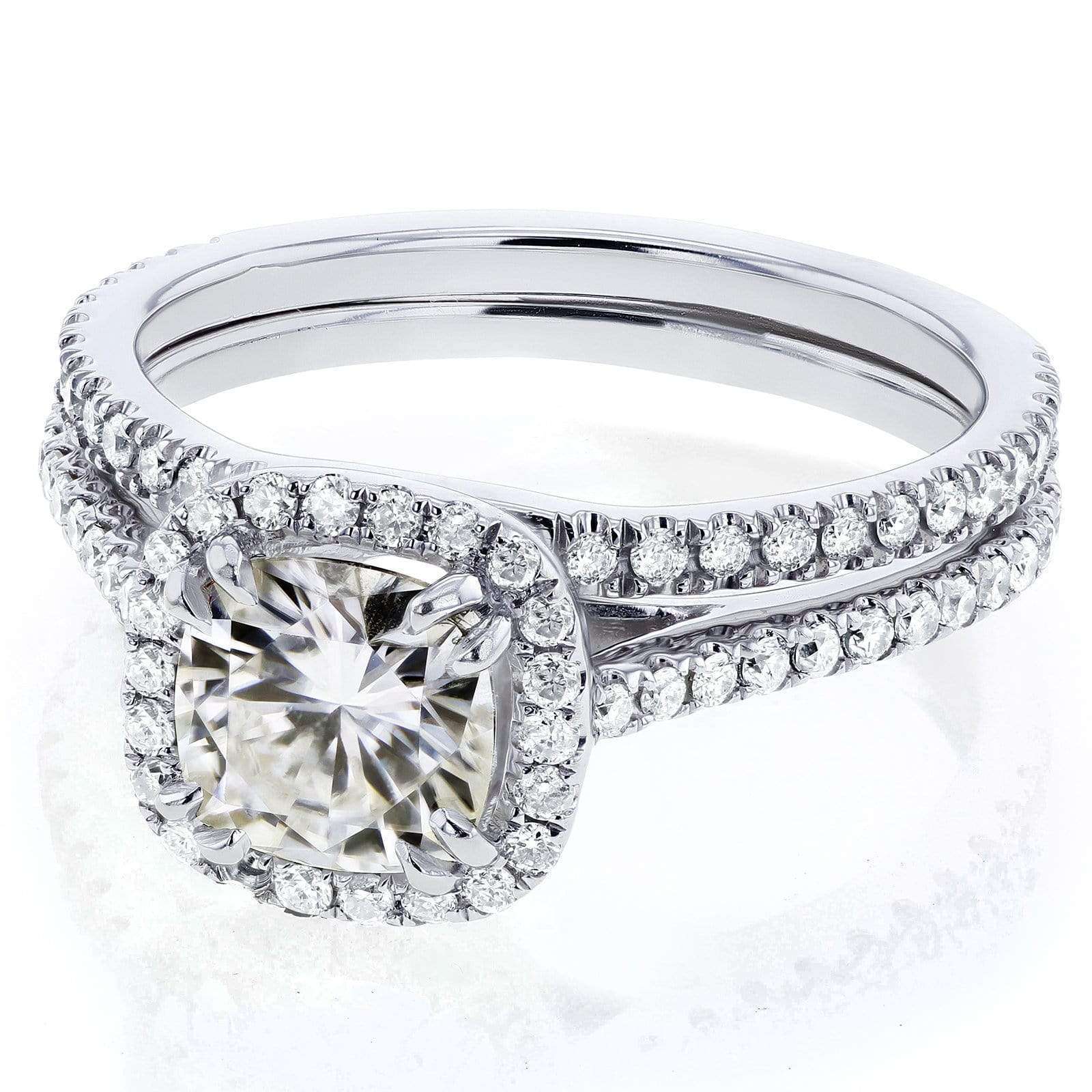Kobelli Kobelli Moissanite and Lab Grown Diamond Classic Halo White Gold Bridal Set (HI/VS, DEF/VS)