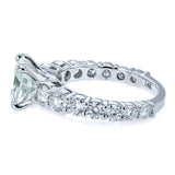 Almofada Kobelli Moissanite (HI) e anel de noivado de diamante 3 2/5 CTW ouro branco 14k
