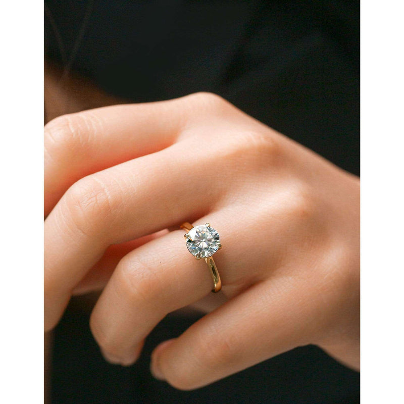 1.9 carat diamond on finger Clearance