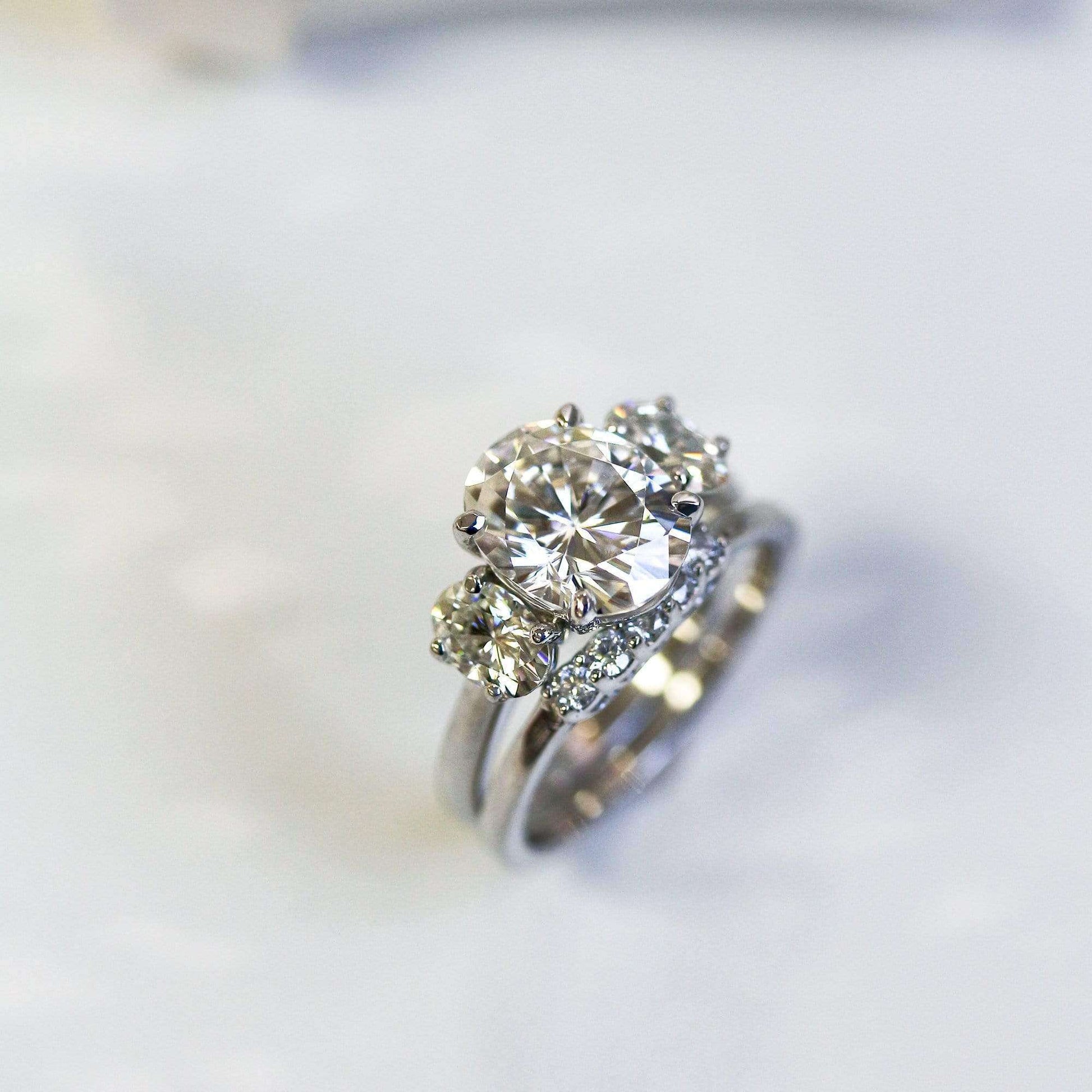 Kobelli The 3 Stone Trellis Oval Ring