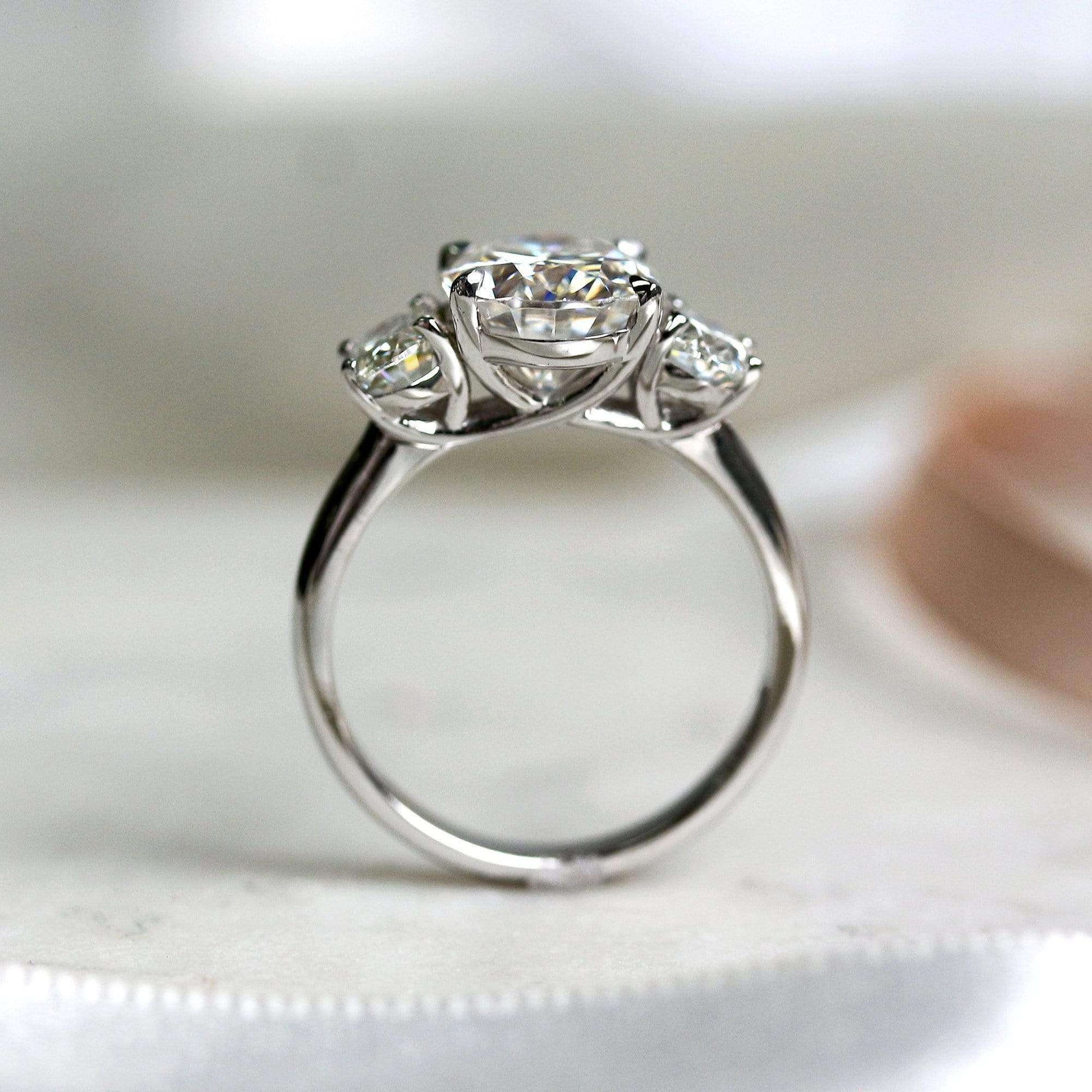 Kobelli The 3 Stone Trellis Oval Ring
