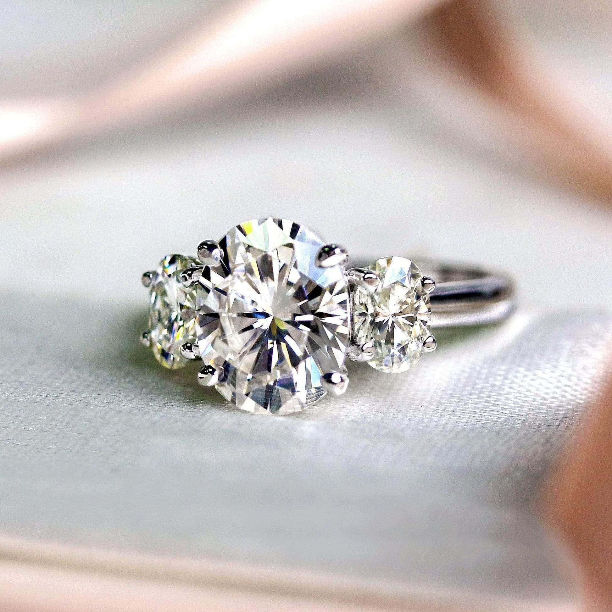 Kobelli The 3 Stone Trellis Oval Ring
