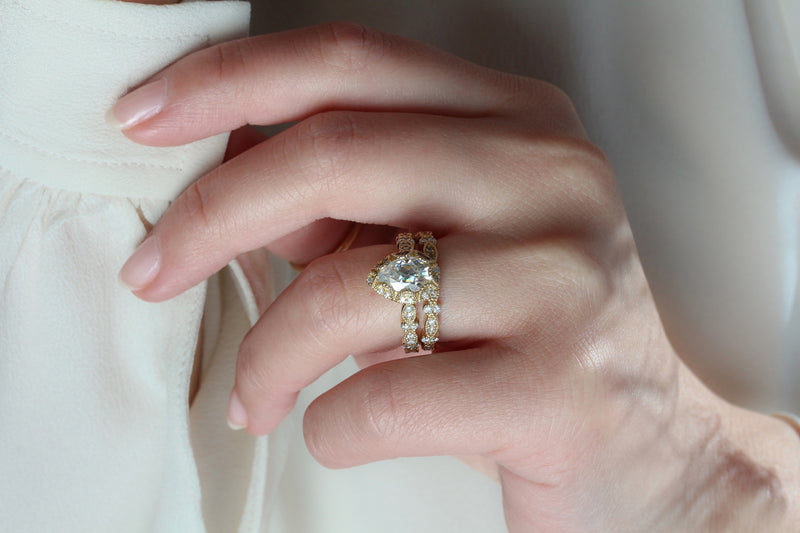 Kobelli Paisely 1.50-Carat Pear Halo Scallop Vintage Bridal Set Gold Rings
