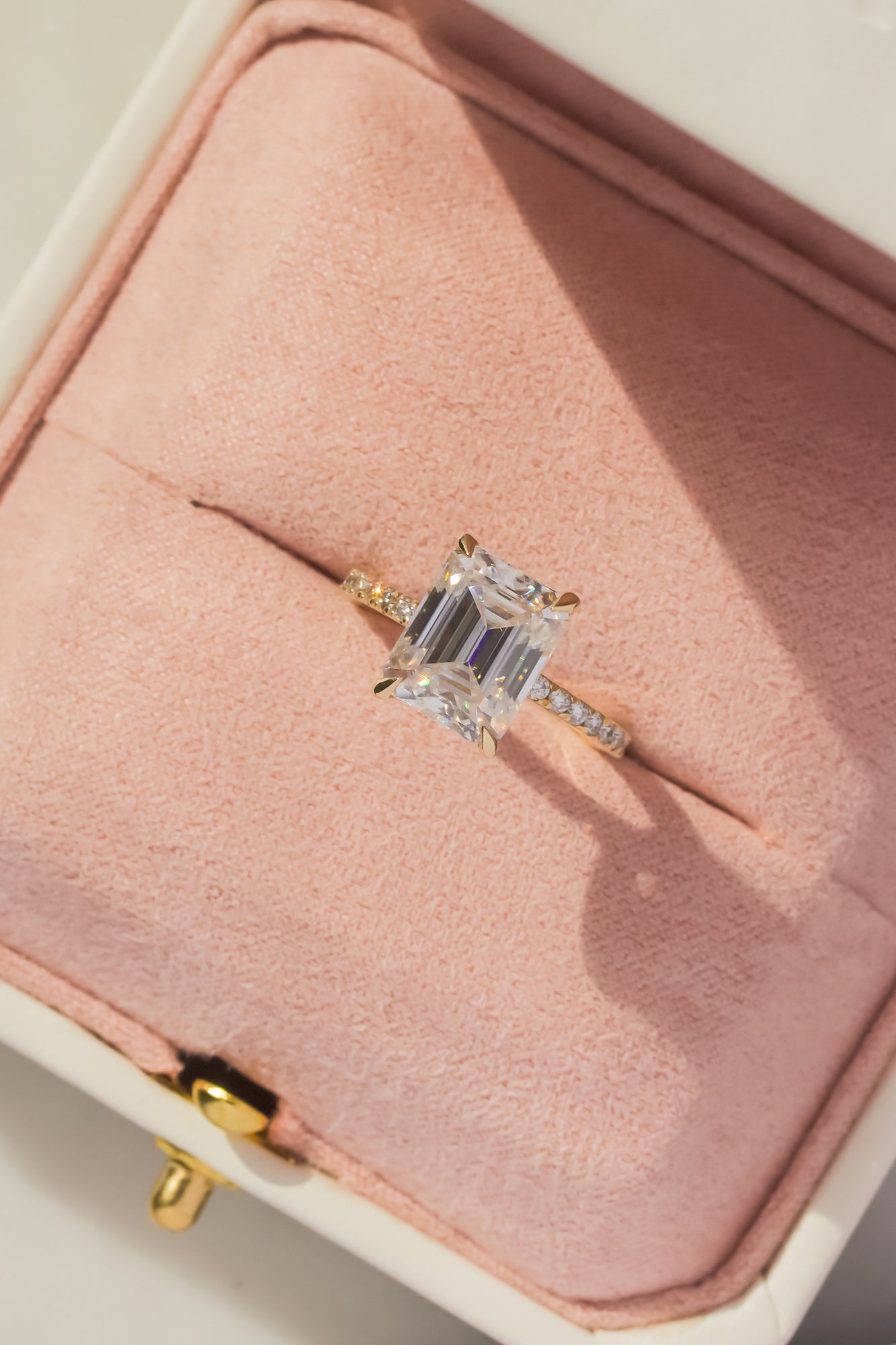 Kobelli Emerald Butterfly Prongs Floating Center Diamond Engagement Ring