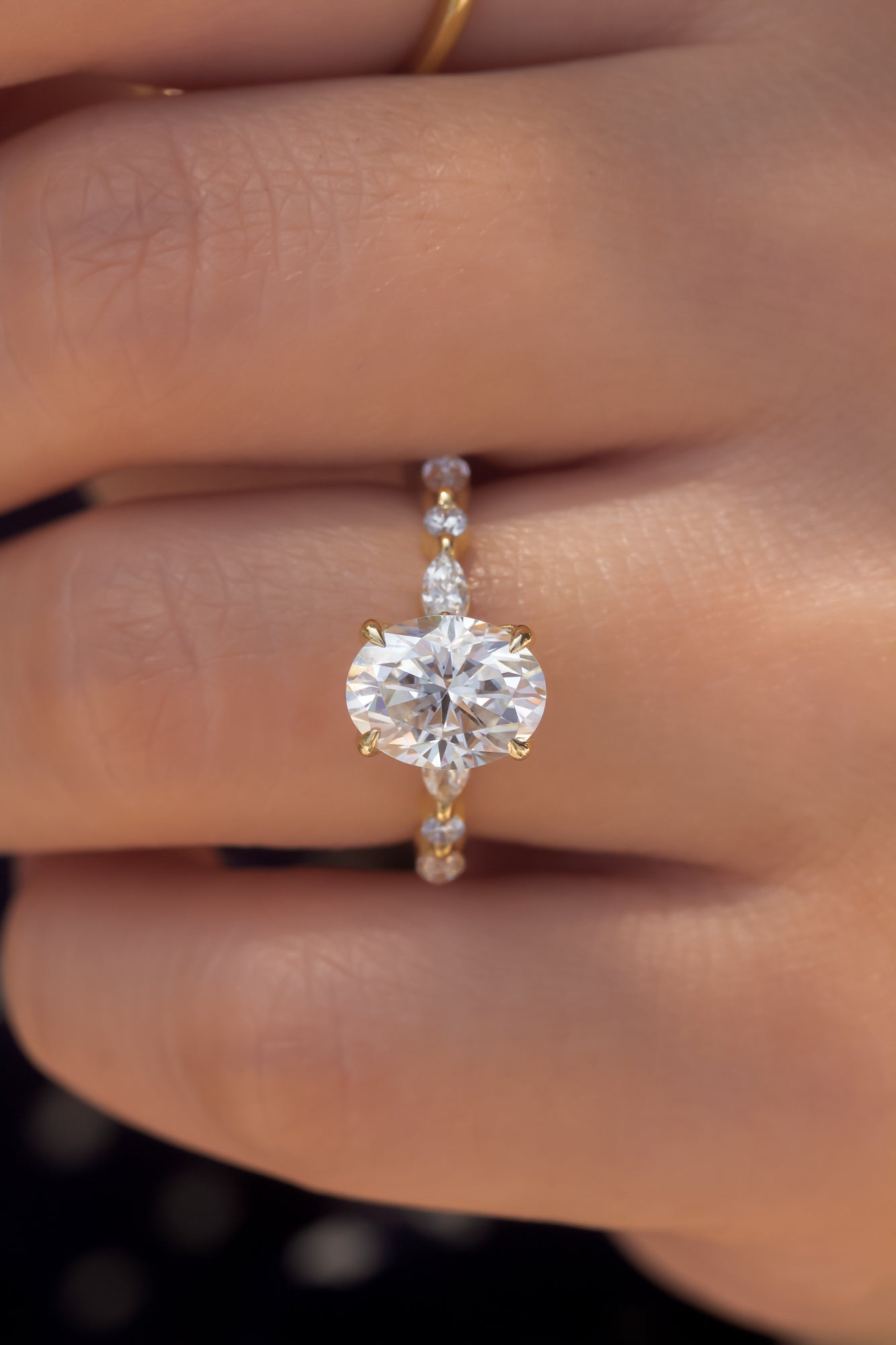 Kobelli 2.73ctw Oval Moissanite and Lab Grown Diamonds Scalloped