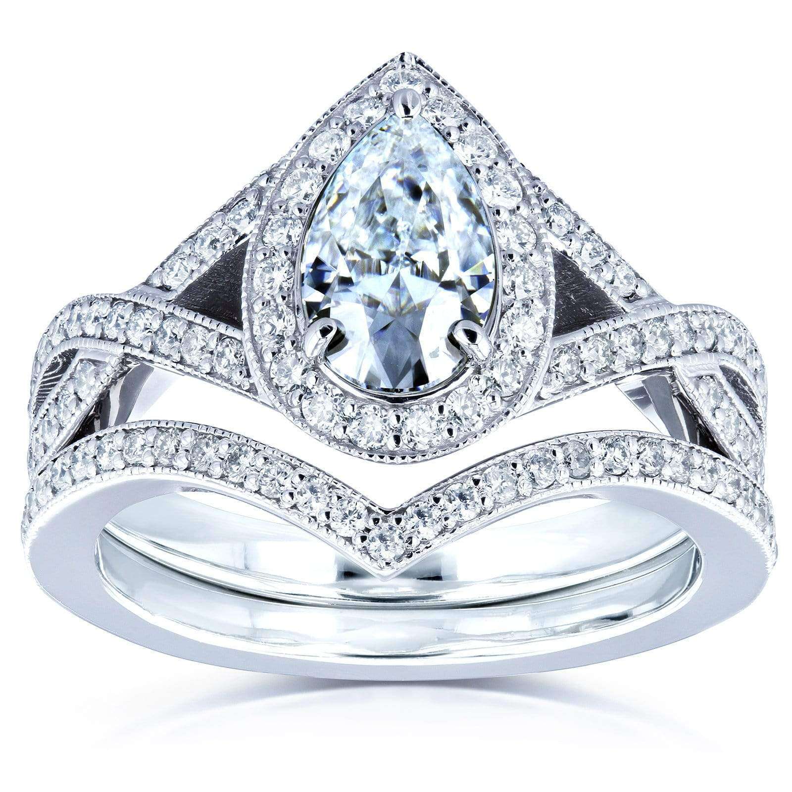 Pear Halo in White Gold