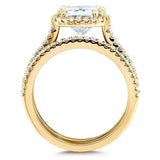 Conjunto de alianças de casamento Kobelli com almofada brilhante de moissanite e diamante Halo 2 3/8 CTW ouro amarelo 14k