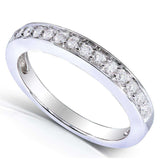Aliança de casamento de diamante Kobelli de corte redondo de 1/5 quilate (ctw) em ouro branco 14k