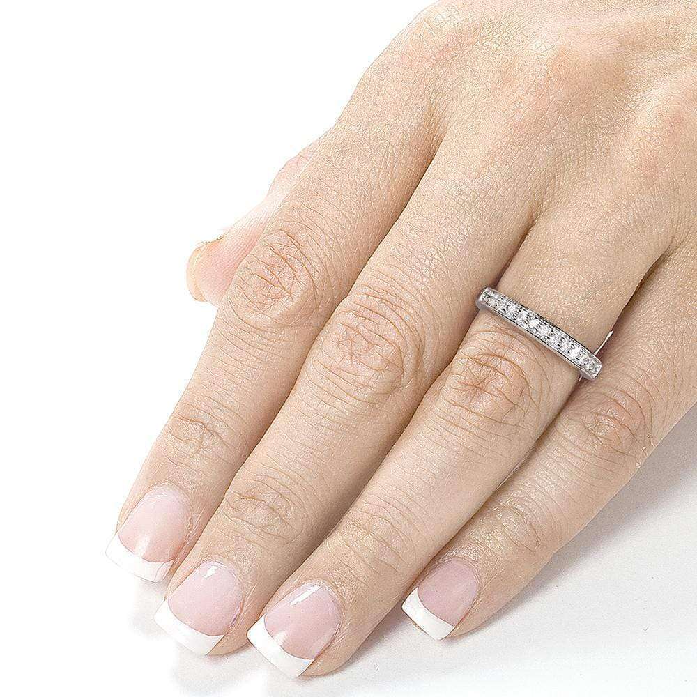 3 millimeters wide - a medium width option