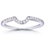 Kobelli Round Diamond Curved Wedding Band 1/6 Carat (ctw) i 10K vitguld